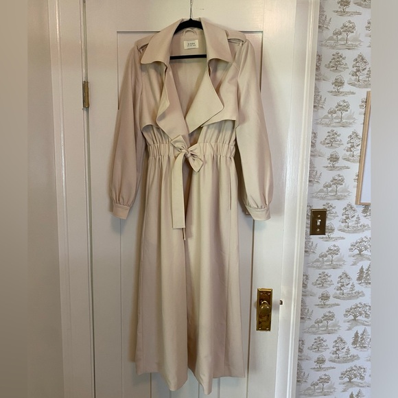 DISSH Cream Trench Coat - Picture 3 of 8